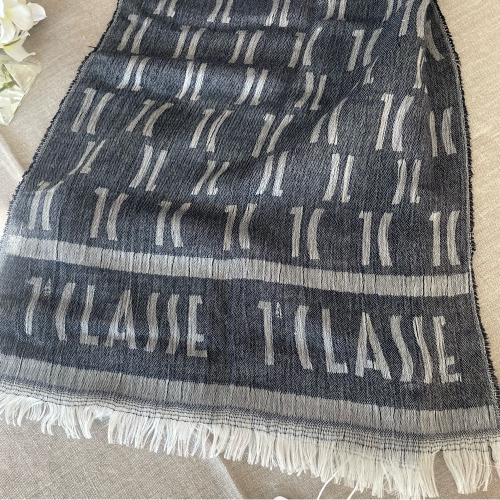 ALVIERO MARTINI 1a classe dark blue scarf